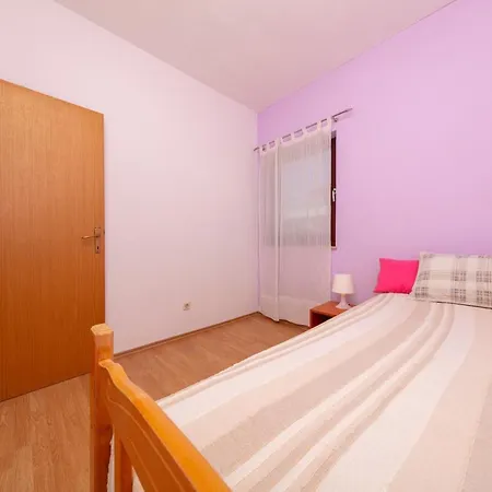 Lili Apartman Pula