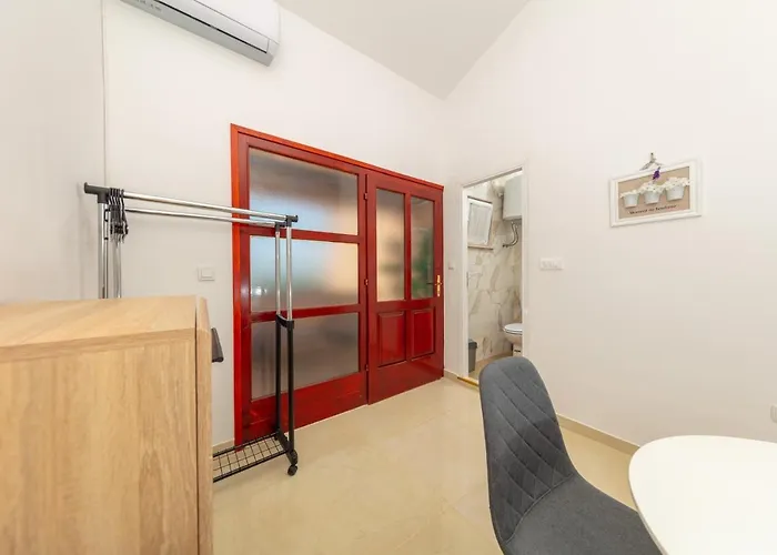 Lili Apartmán Pula