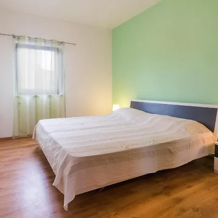 Apartment Lili Pula