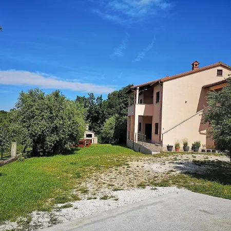 Apartman Lili *