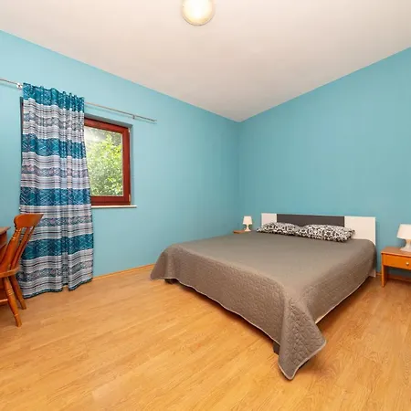 Lili Apartman *