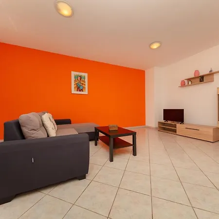 Lili Apartman