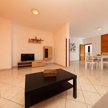 Lili Apartman *