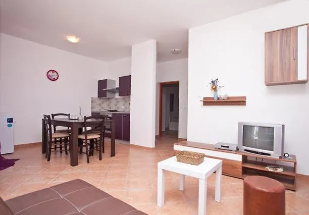 Lili Apartman Pula