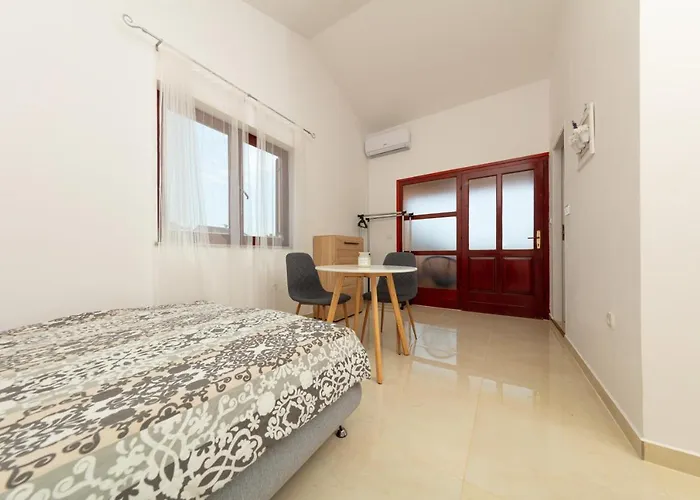 Lili Apartment *